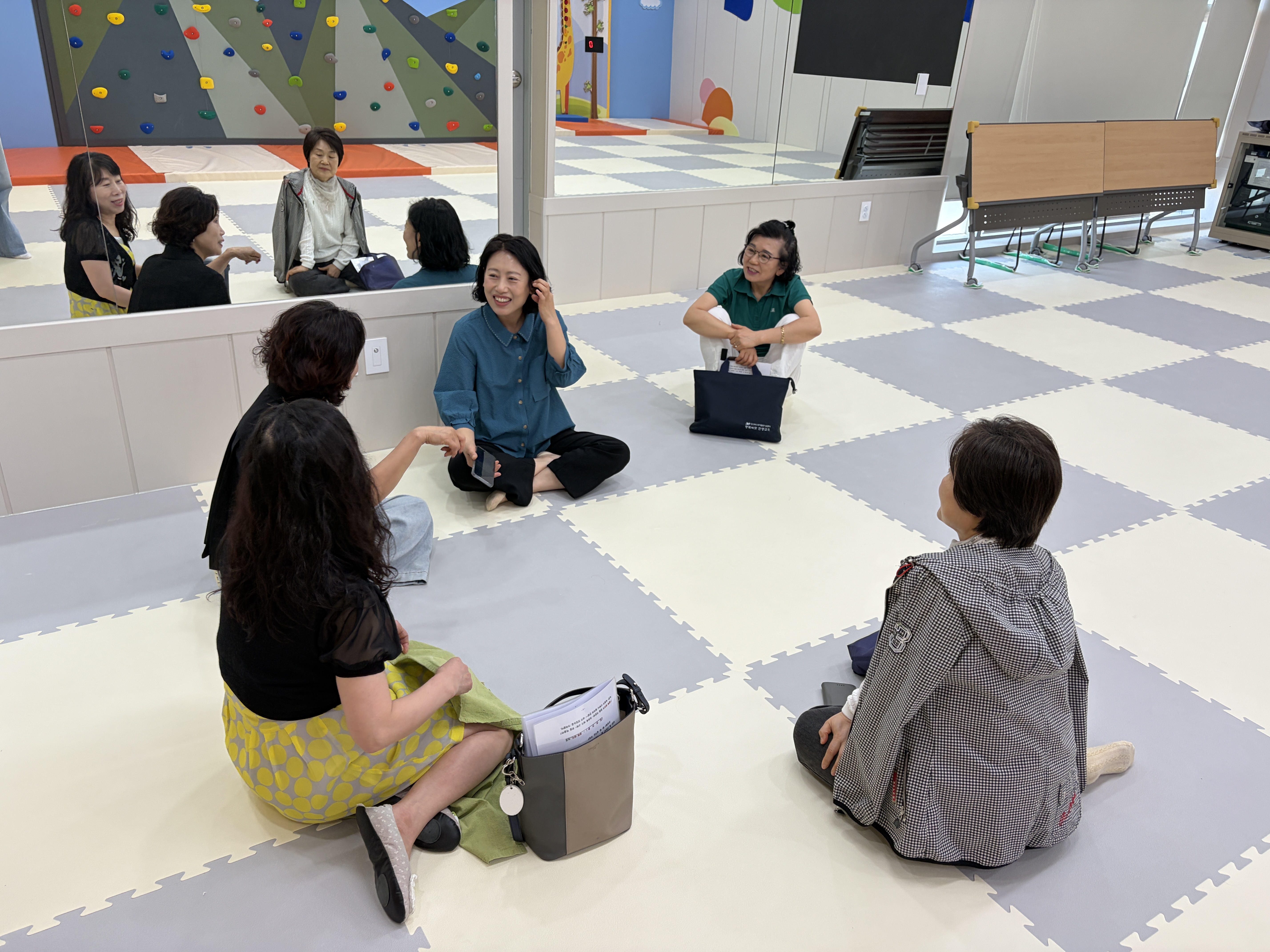 포항시 남구 연일지소 자원봉사자 막대인형극 참관